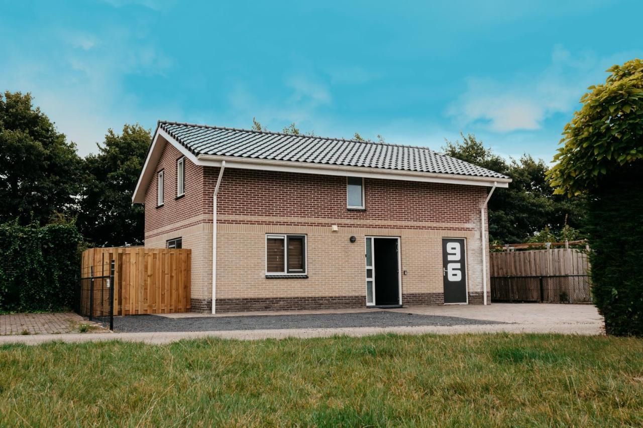 Luxus Familienvilla Mit Jacuzzi & Sauna 2 Tzummarum ภายนอก รูปภาพ