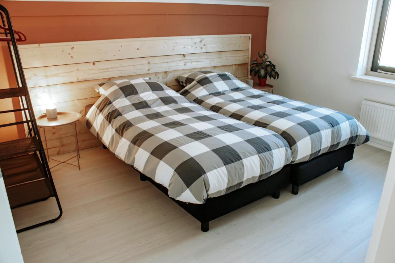 Luxus Familienvilla Mit Jacuzzi & Sauna 2 Tzummarum ภายนอก รูปภาพ