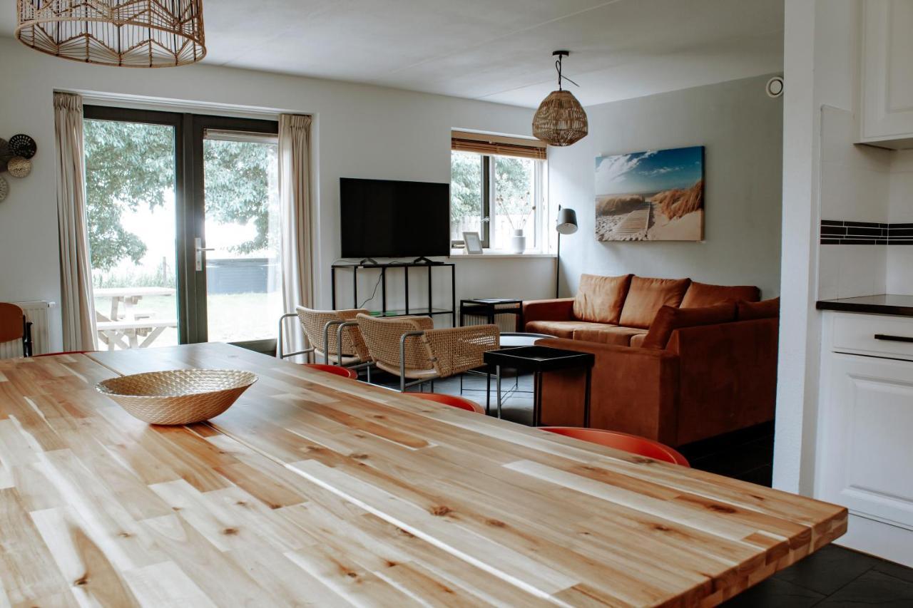Luxus Familienvilla Mit Jacuzzi & Sauna 2 Tzummarum ภายนอก รูปภาพ